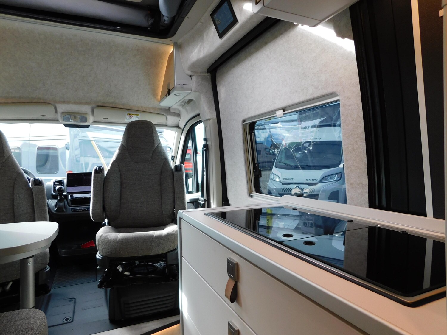 Hymer Grand Canyon Fiat Automatik+Navi/Kamera+Voll-LED - Bild 10