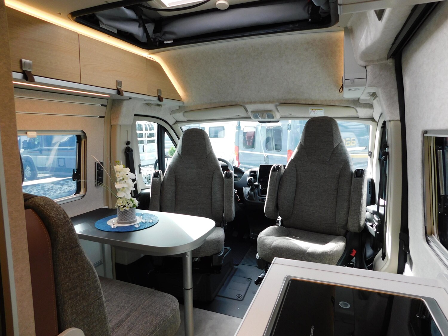 Hymer Grand Canyon Fiat Automatik+Navi/Kamera+Voll-LED - Bild 11