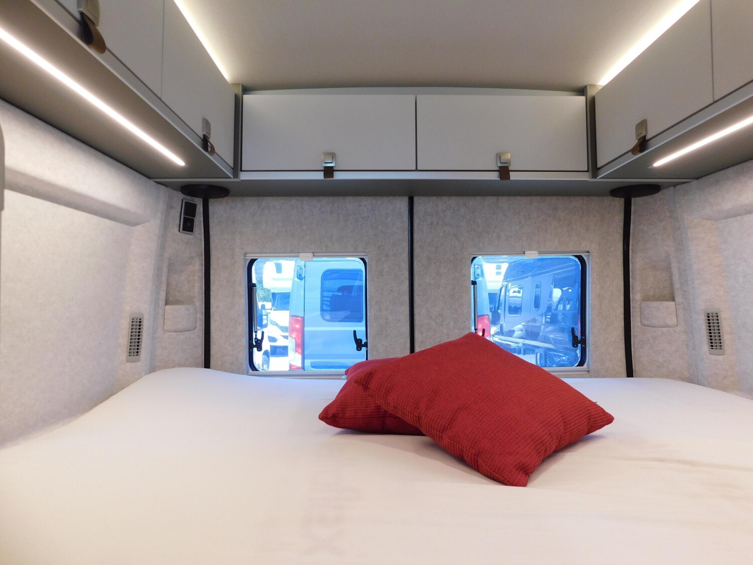 Hymer Grand Canyon Fiat Dieselheizung, Aufstelldach - Bild 14