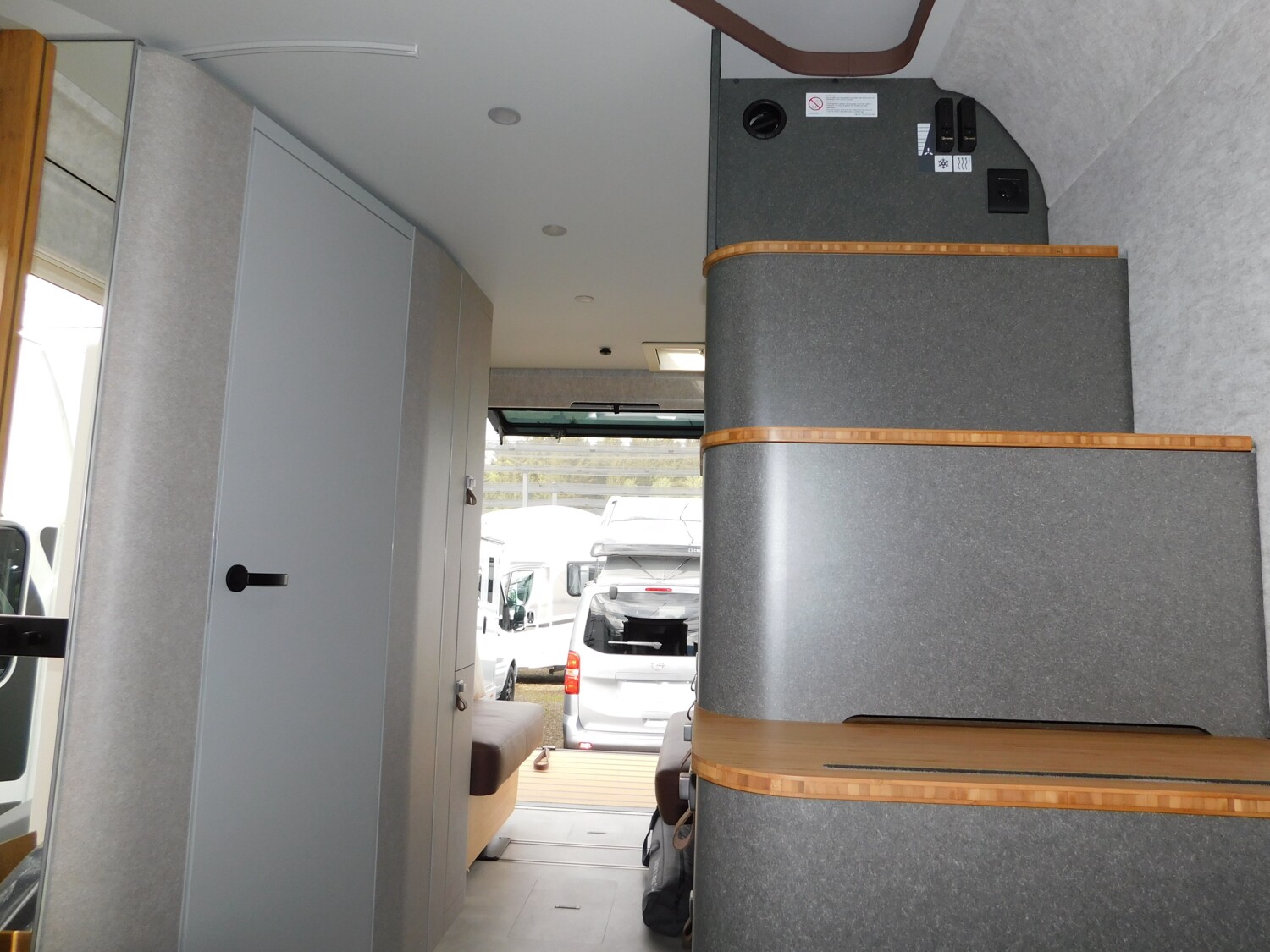 Hymer Venture S Mercedes - Hymer Reisemobil 2024 - Bild 8 Hymer Venture S Mercedes - Bild 8