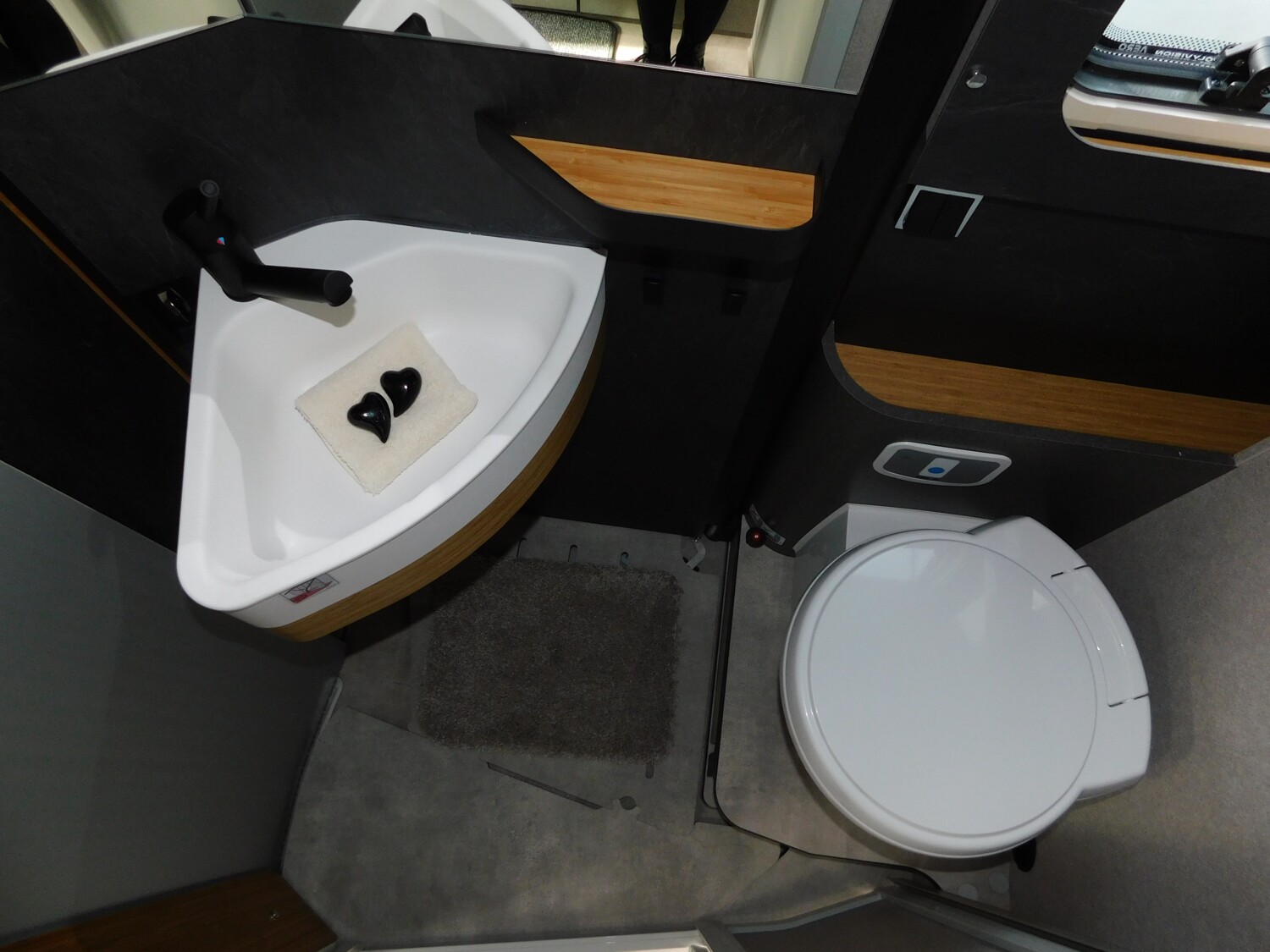 Hymer Venture S Mercedes - Hymer Reisemobil 2024 - Bild 9 Hymer Venture S Mercedes - Bild 9