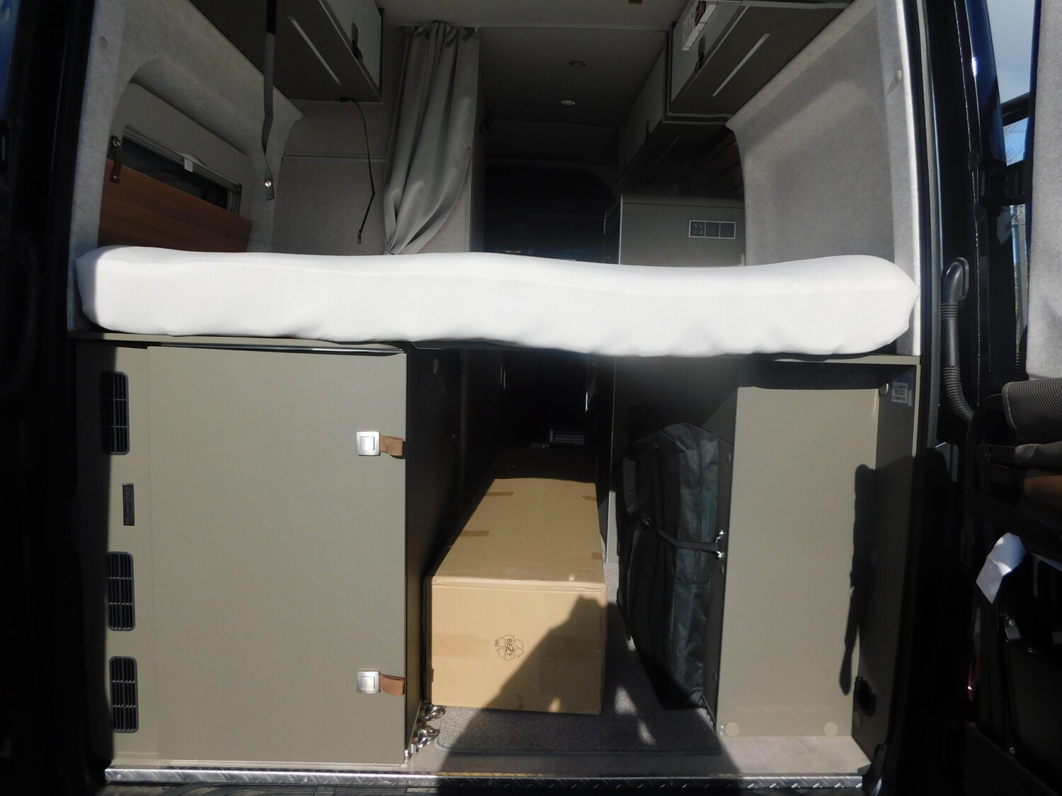 Hymer Grand Canyon S CrossOver 600 Seilwinde, Stützen - Bild 14