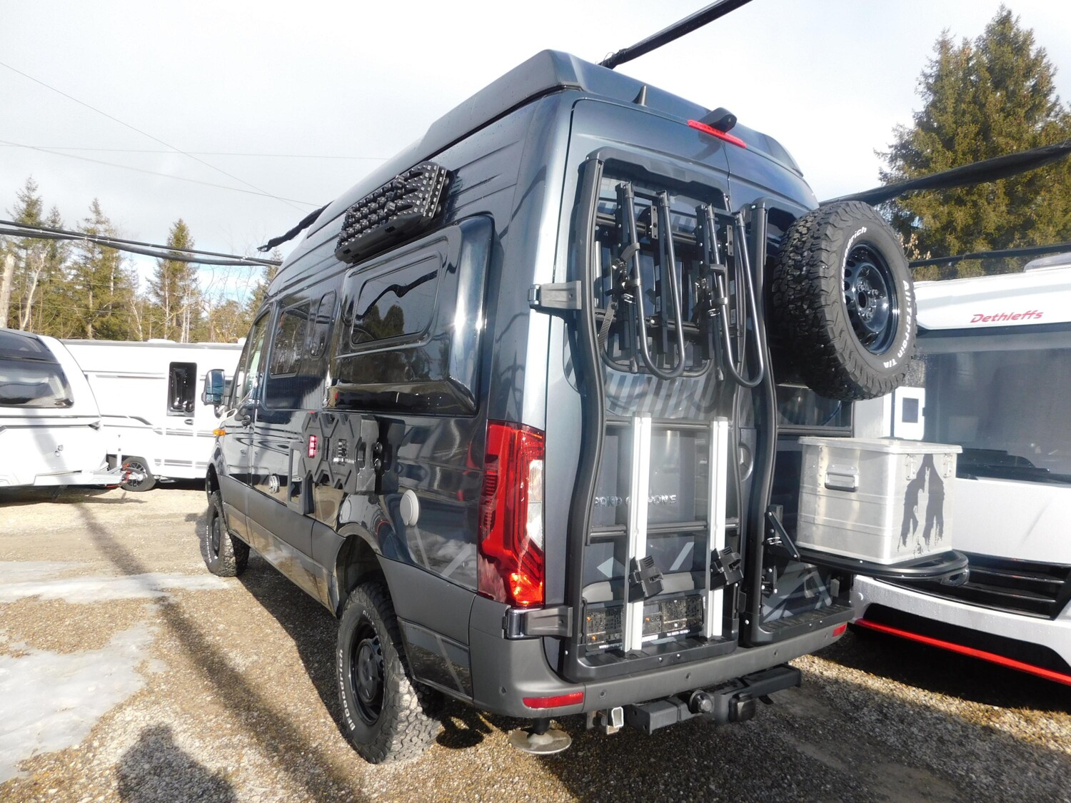 Hymer Grand Canyon S CrossOver 600 Seilwinde, Stützen - Bild 4