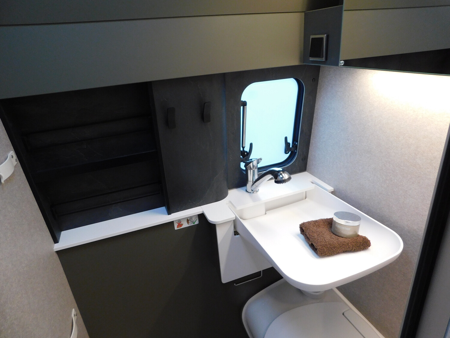 Hymer Grand Canyon S Xperience Winter+Autarkpaket, AHK - Bild 18