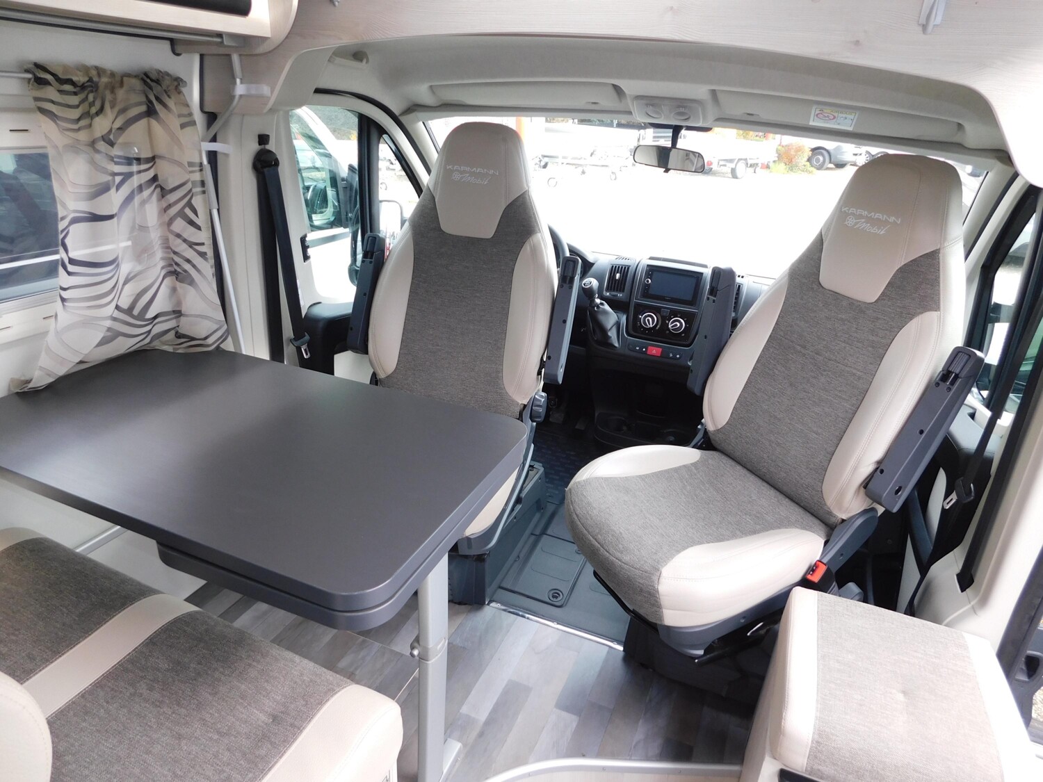 Karmann Dexter 580 Trend 300Ah Lithium,Trenntoilette,AHK - Karmann Reisemobil 2018 - Bild 10 Karmann Dexter 580 Trend 300Ah Lithium,Trenntoilette,AHK - Bild 10