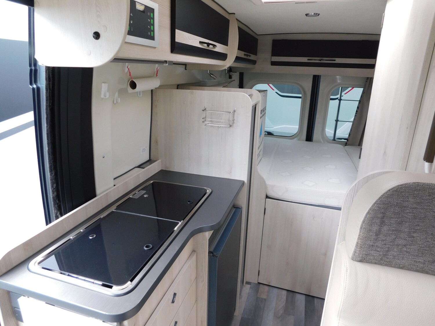 Karmann Dexter 580 Trend 300Ah Lithium,Trenntoilette,AHK - Karmann Reisemobil 2018 - Bild 6 Karmann Dexter 580 Trend 300Ah Lithium,Trenntoilette,AHK - Bild 6