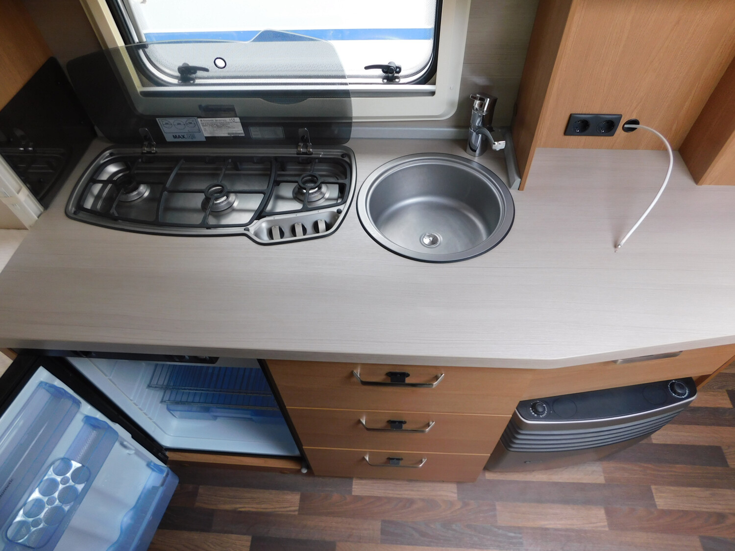 Knaus Sport 420 QD Mover, Fahrradträger, Vorzelt - Bild 10
