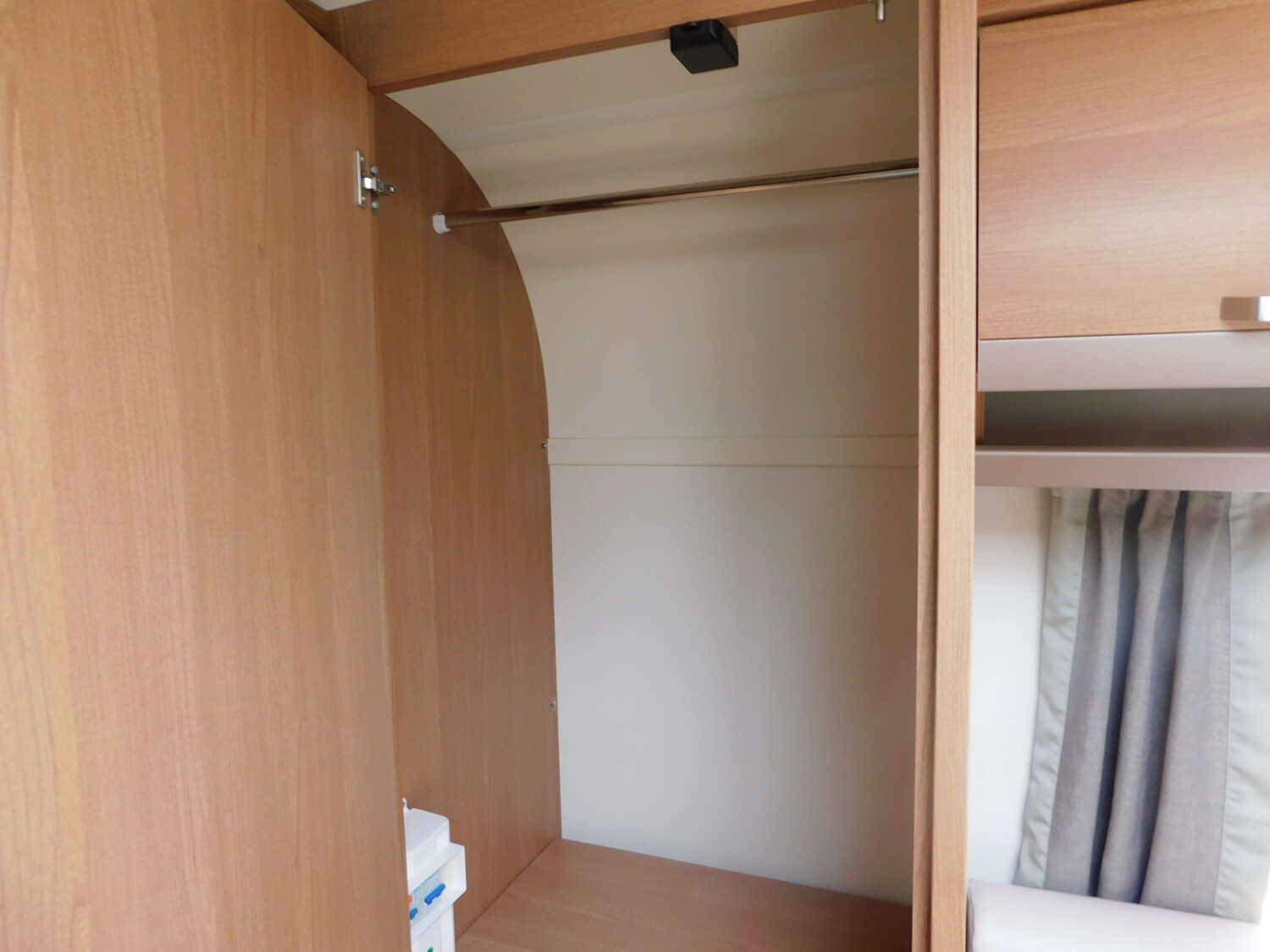Knaus Sport 420 QD Mover, Fahrradträger, Vorzelt - Bild 9
