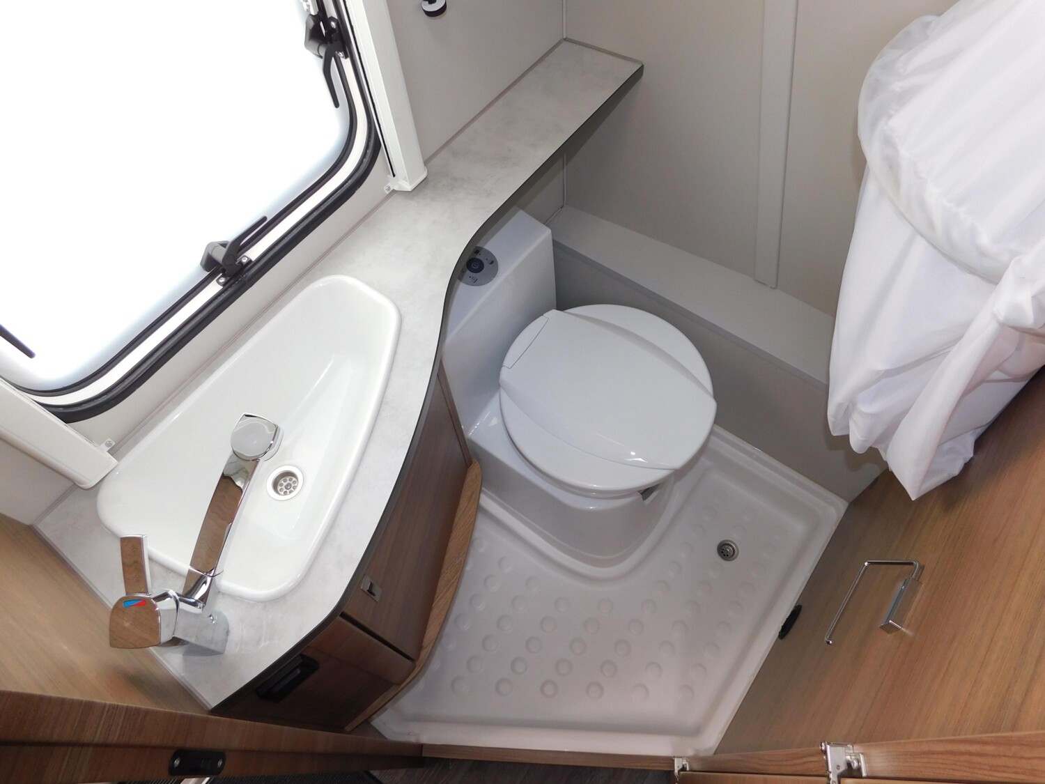 Knaus Sport 420 QD Mover, Markise, Radträger - Bild 14