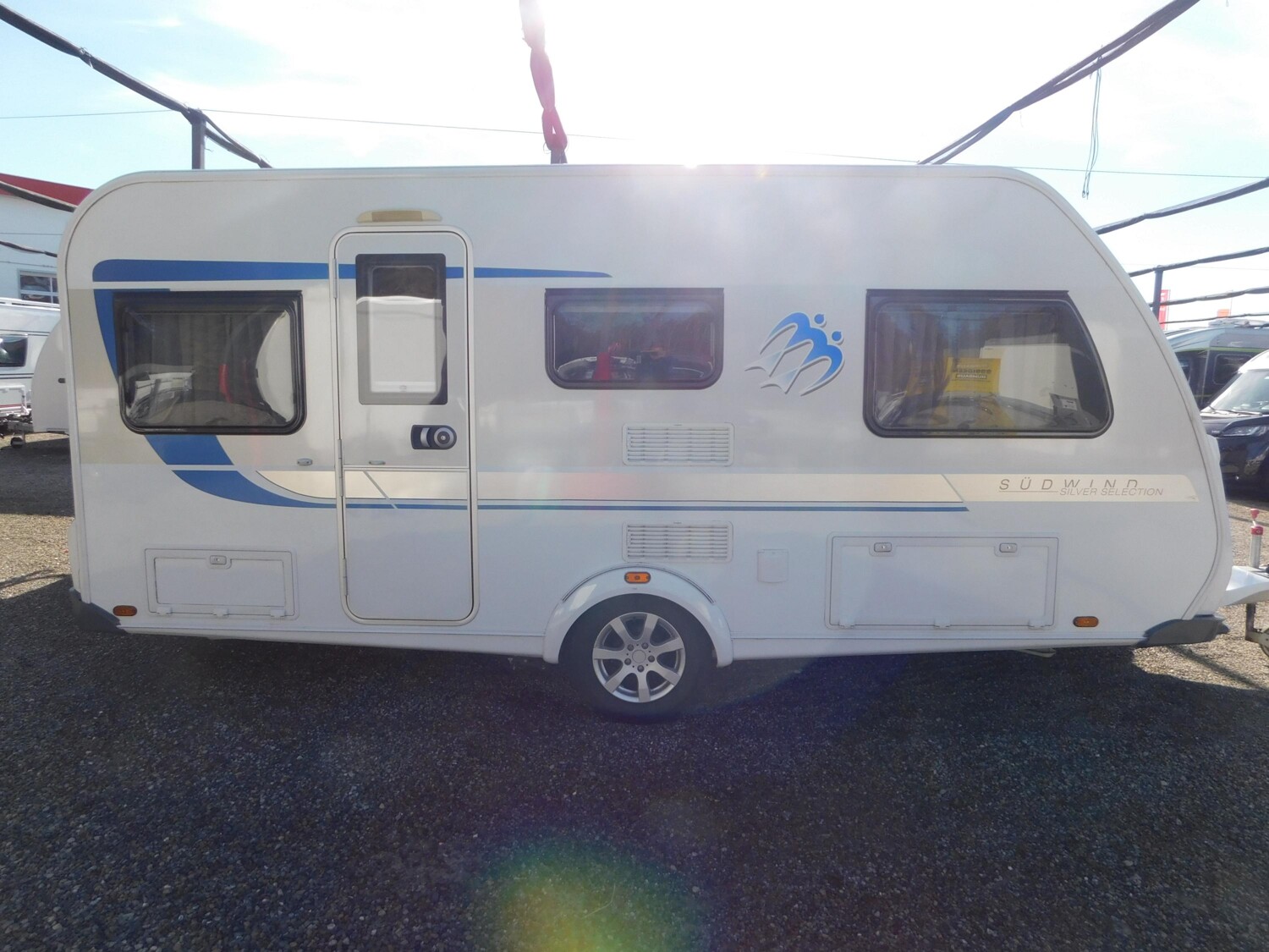 Knaus Südwind 460 EU Silver Edition Mover, Radio, uvm.