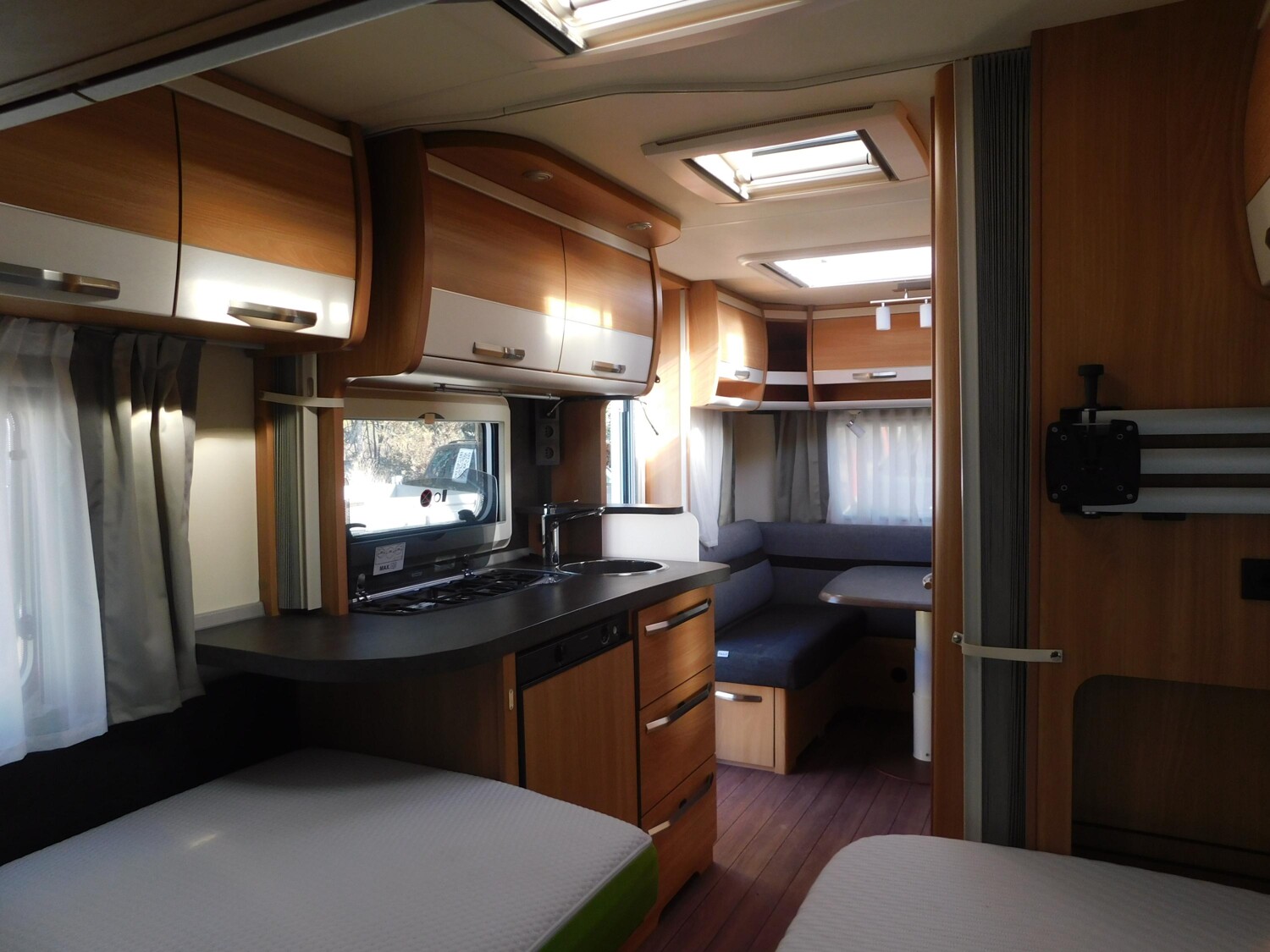 Knaus Südwind 460 EU Silver Edition Mover, Radio, uvm. - Bild 10