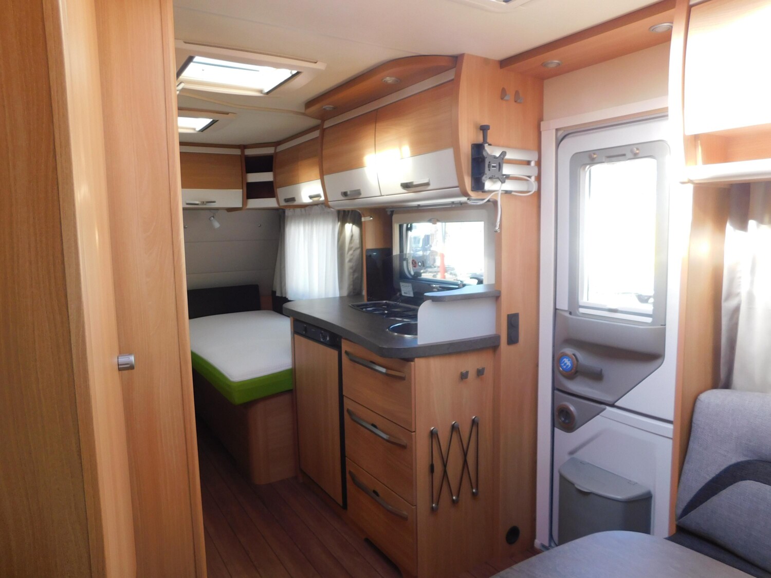 Knaus Südwind 460 EU Silver Edition Mover, Radio, uvm. - Bild 12