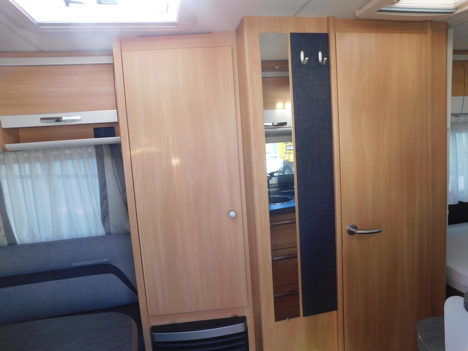 Knaus Südwind 460 EU Silver Edition Mover, Radio, uvm. - Bild 7