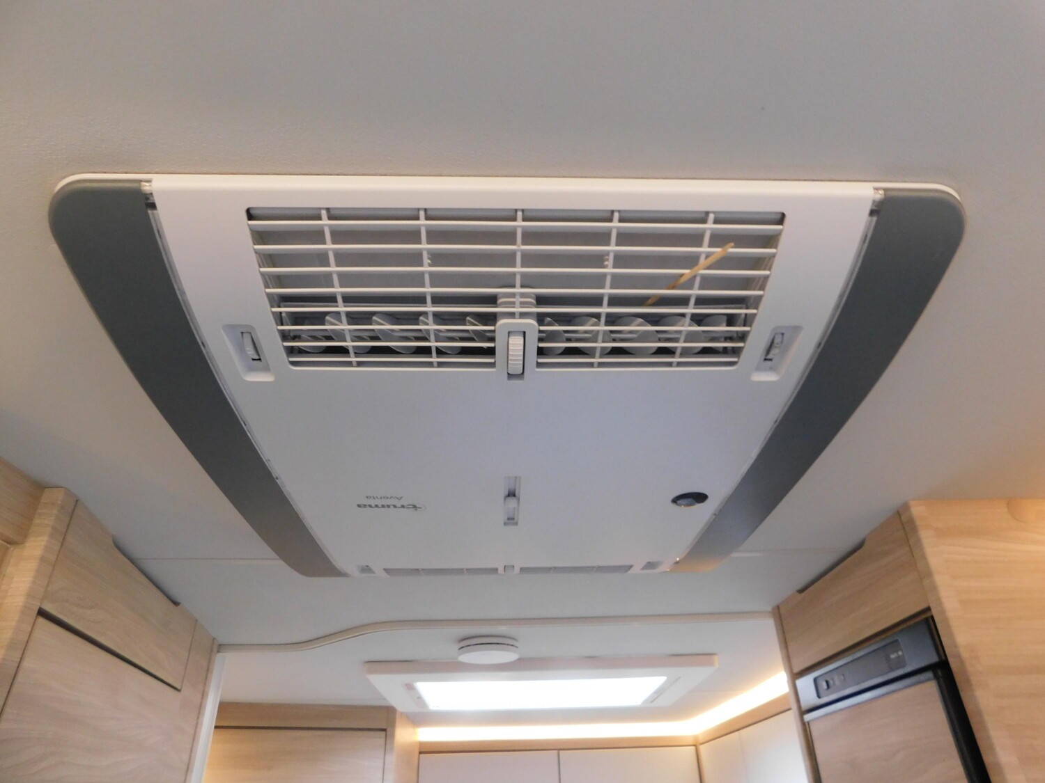 Knaus Südwind 500 UF Mover, Klima, Fußbodenheizung - Bild 16