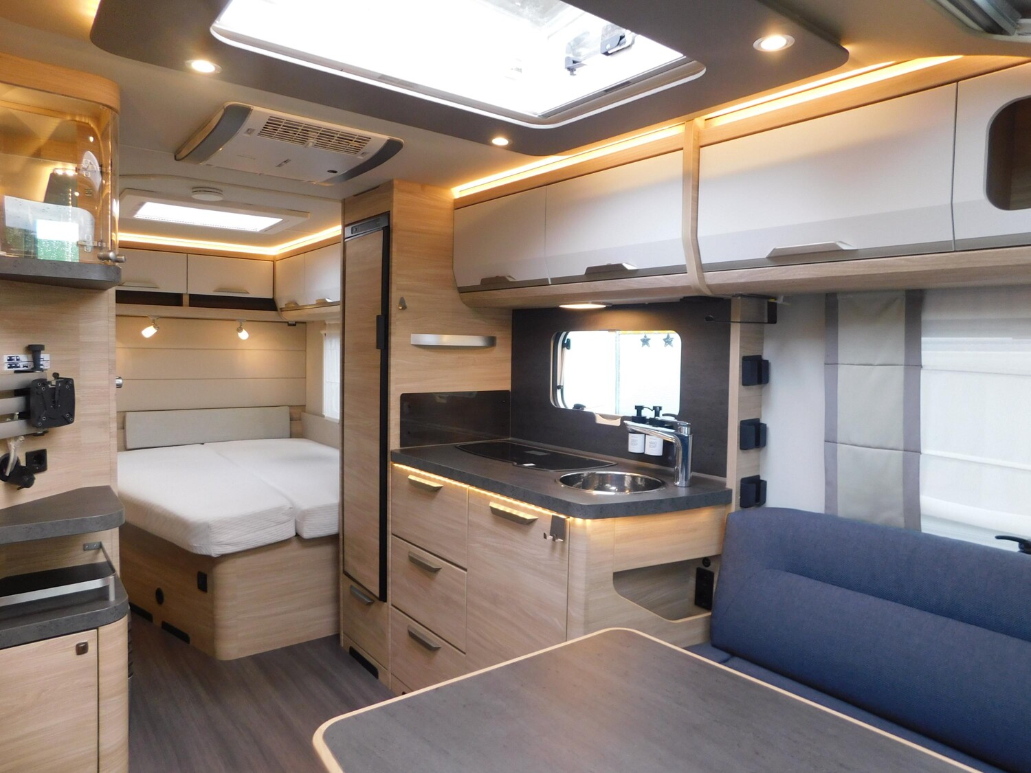 Knaus Südwind 500 UF Mover, Klima, Fußbodenheizung - Bild 5