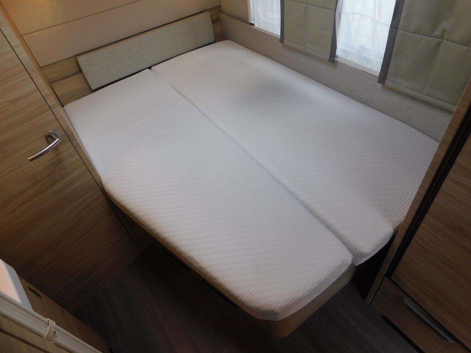 Knaus Südwind 500 UF Mover, Klima, Fußbodenheizung - Bild 8