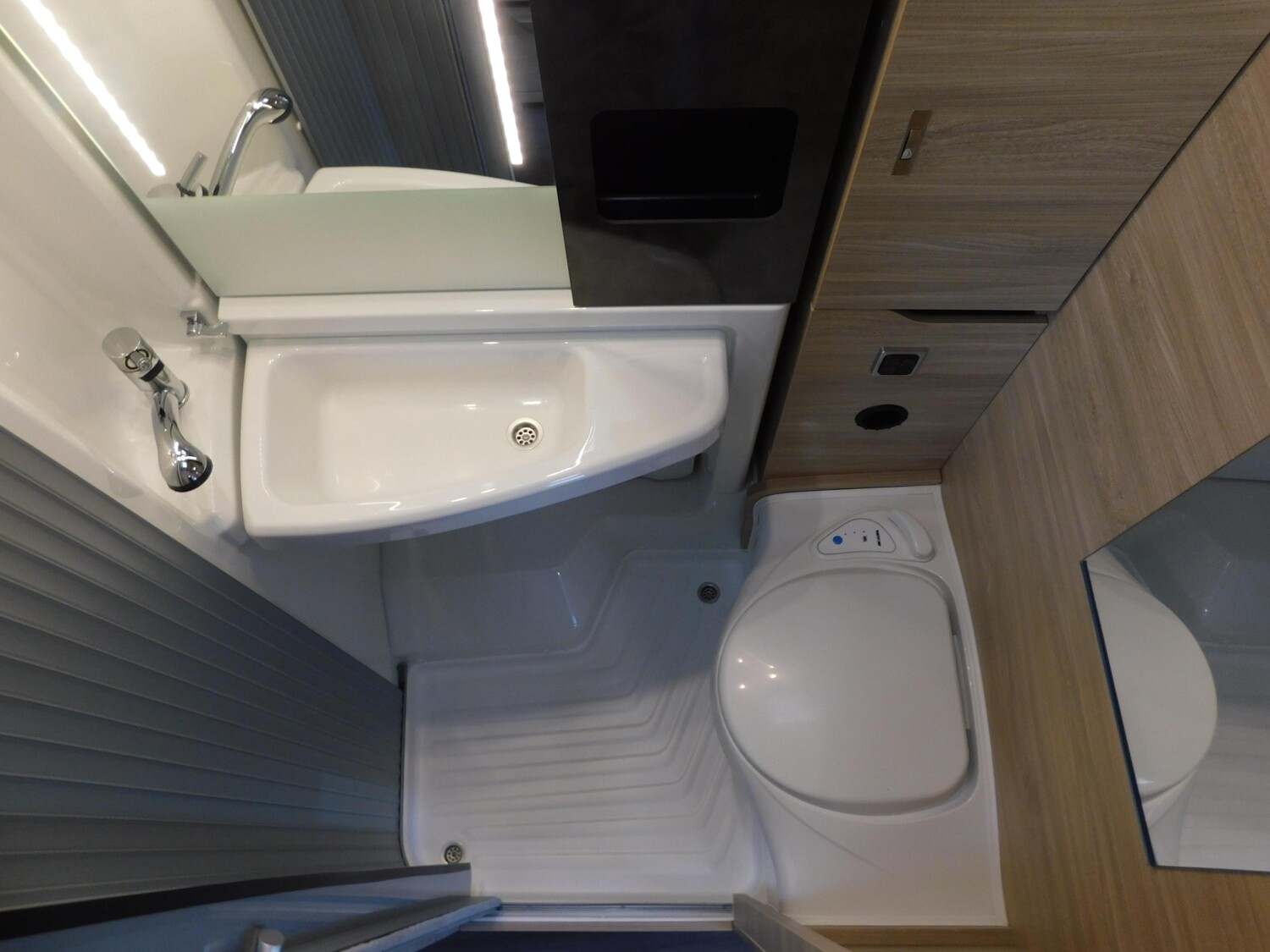 Knaus Van TI PLUS PLATINUM SELECTION 650 MEG SAT + TV - Bild 21
