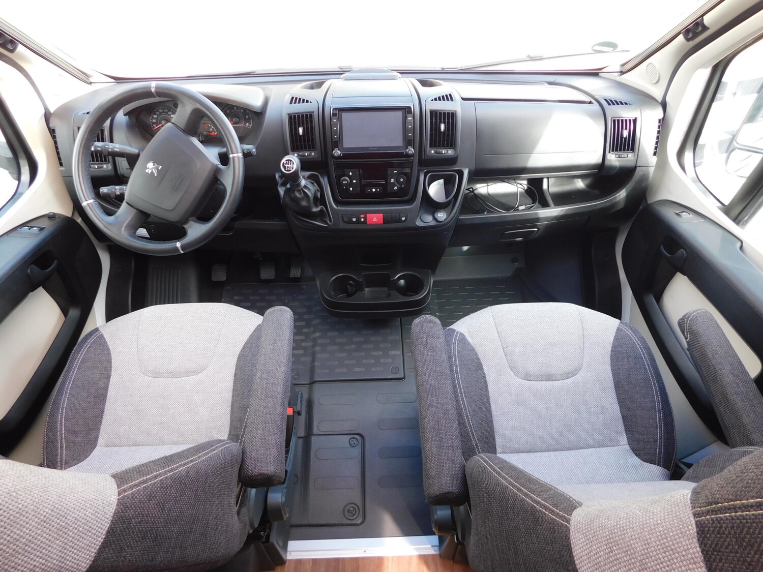 Knaus Van TI 650 MEG Platinum Selection AHK+Klima+DuoC - Bild 16
