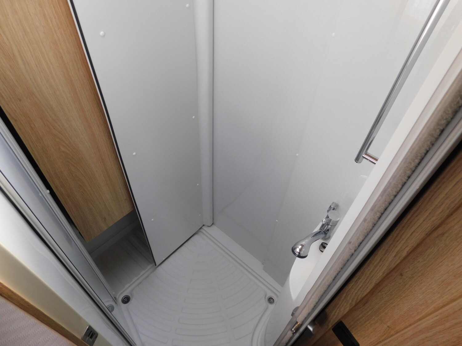 Knaus Sky Ti 650 MF Platinum Selection Autark+Maxxfan+ - Bild 14
