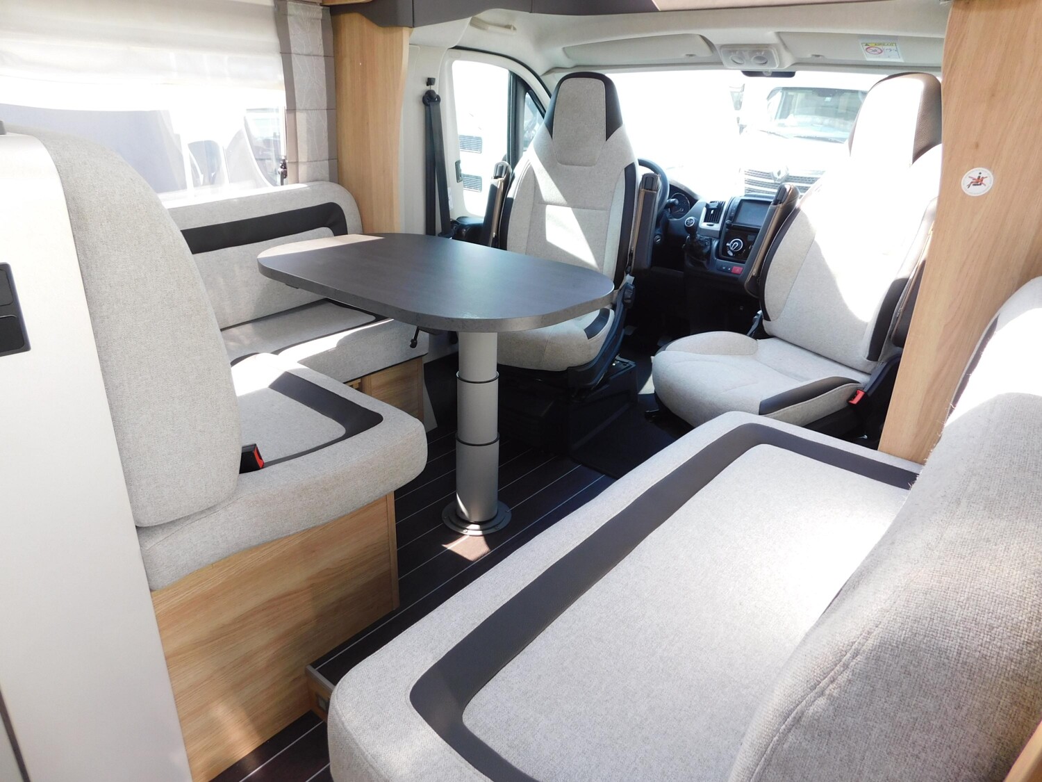Knaus Sky Ti 650 MF Platinum Selection Autark+Maxxfan+ - Bild 5