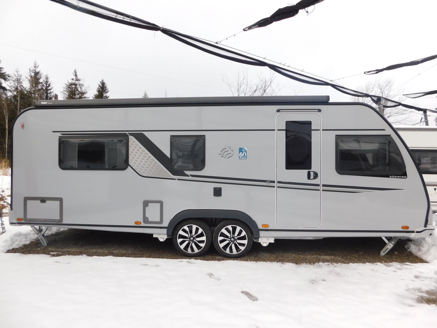 Knaus Südwind 60 YEARS 650 UX 60-Years, Mover, Markise - Bild 5