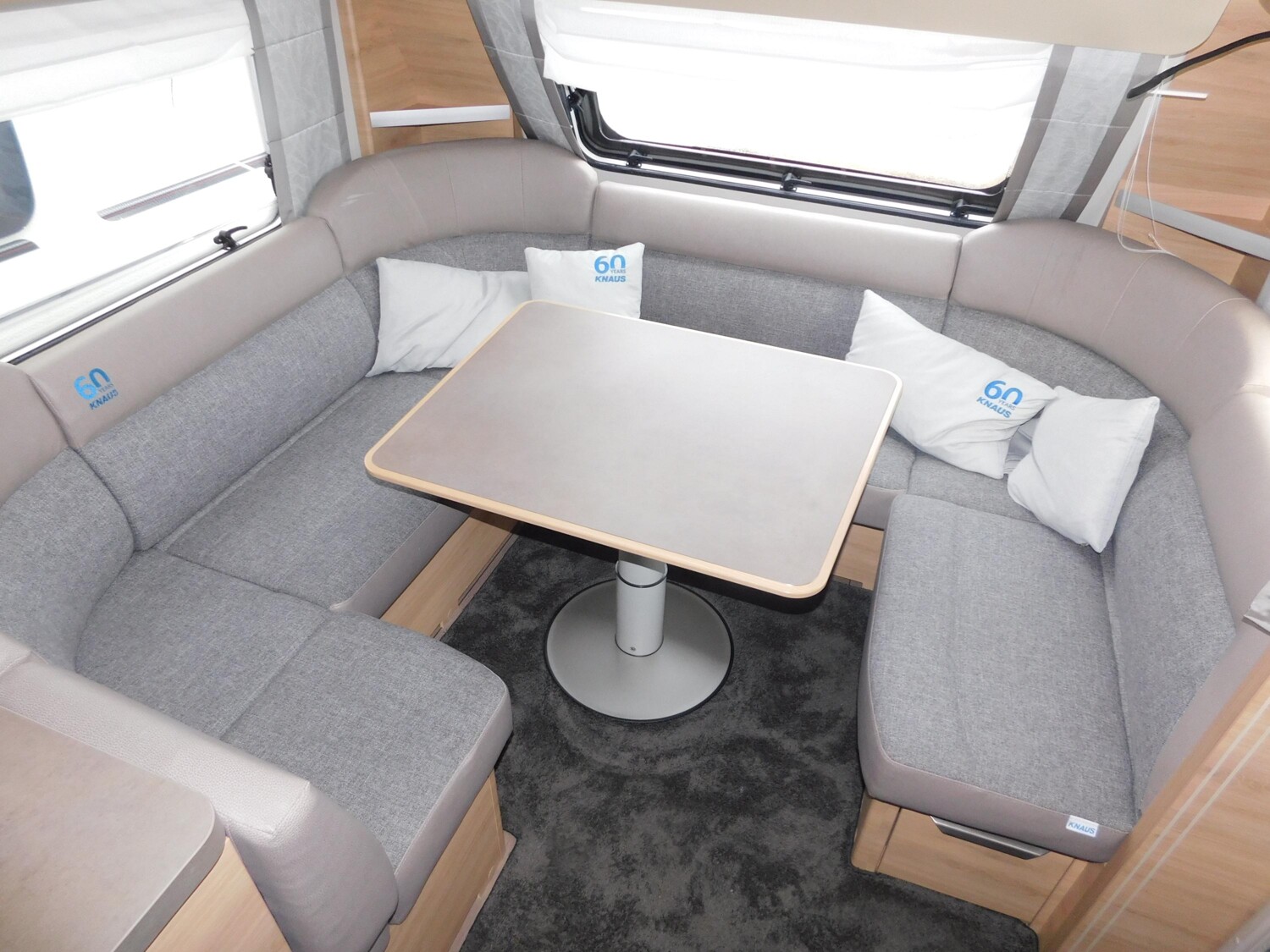 Knaus Südwind 60 YEARS 650 UX 60-Years, Mover, Markise - Bild 9