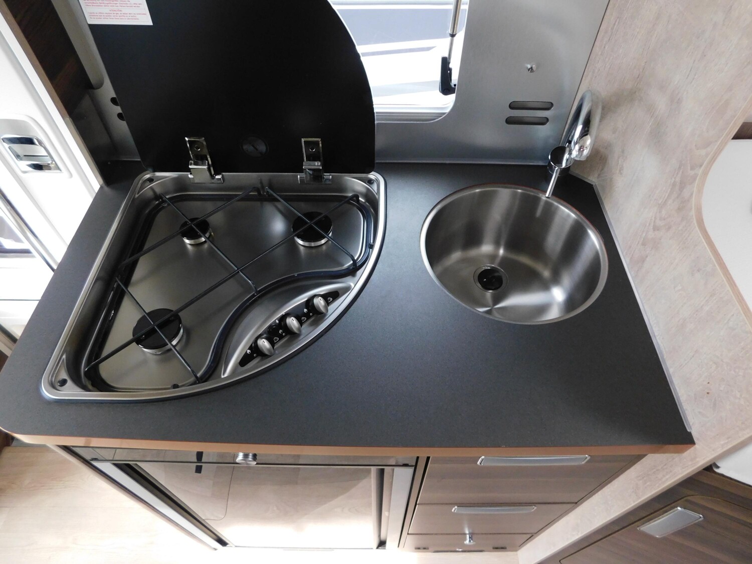 Laika Ecovip L 2009 200AhLithium+Wechselrichter+Solar+ - Bild 11