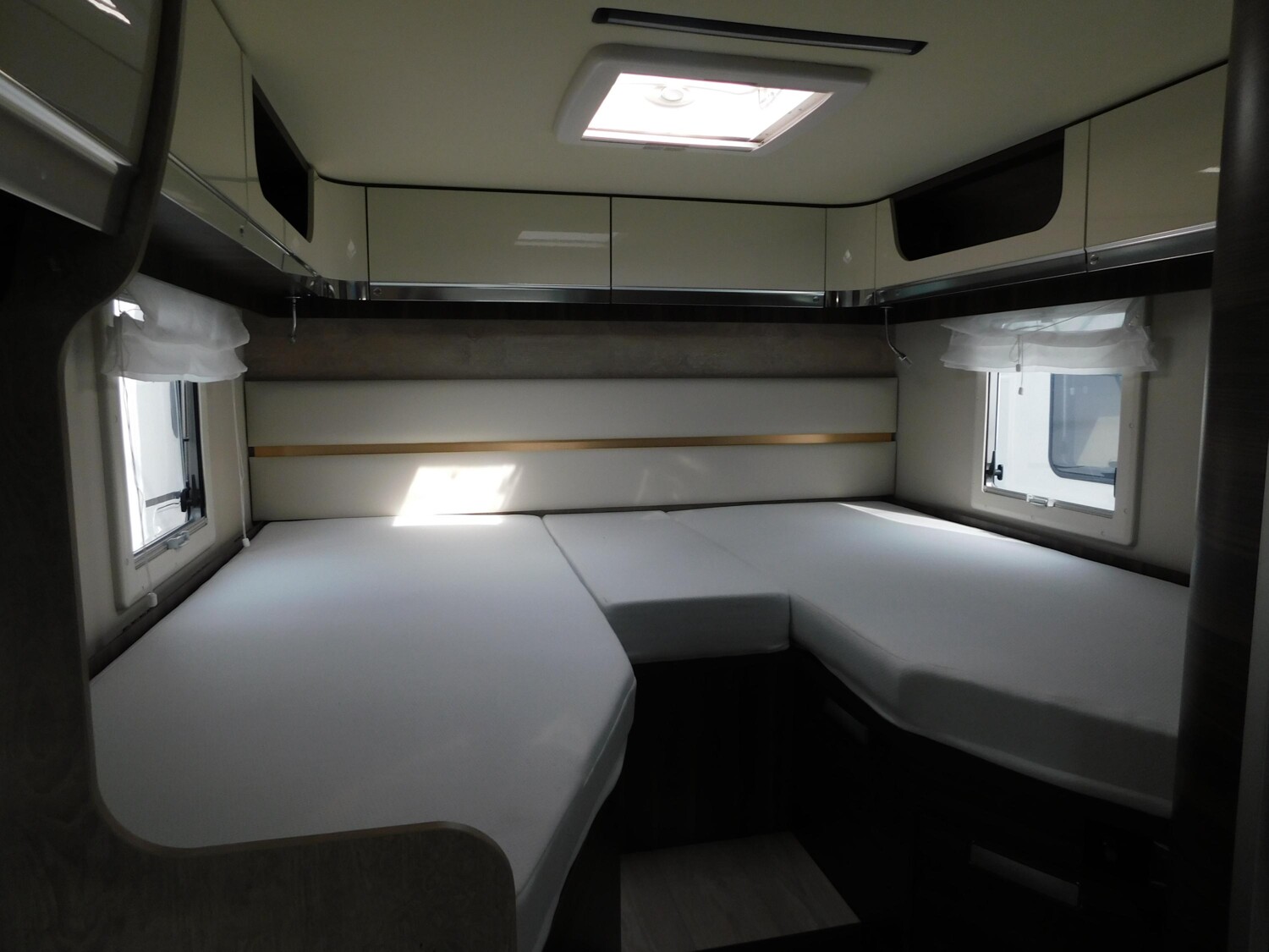 Laika Ecovip L 2009 200AhLithium+Wechselrichter+Solar+ - Bild 13