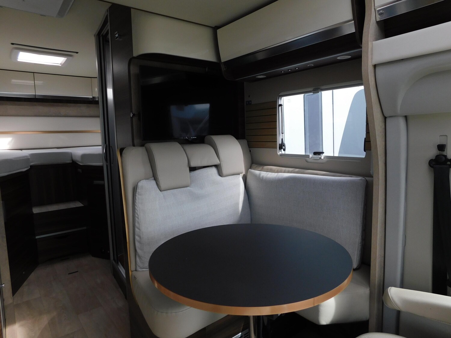 Laika Ecovip L 2009 200AhLithium+Wechselrichter+Solar+ - Bild 9