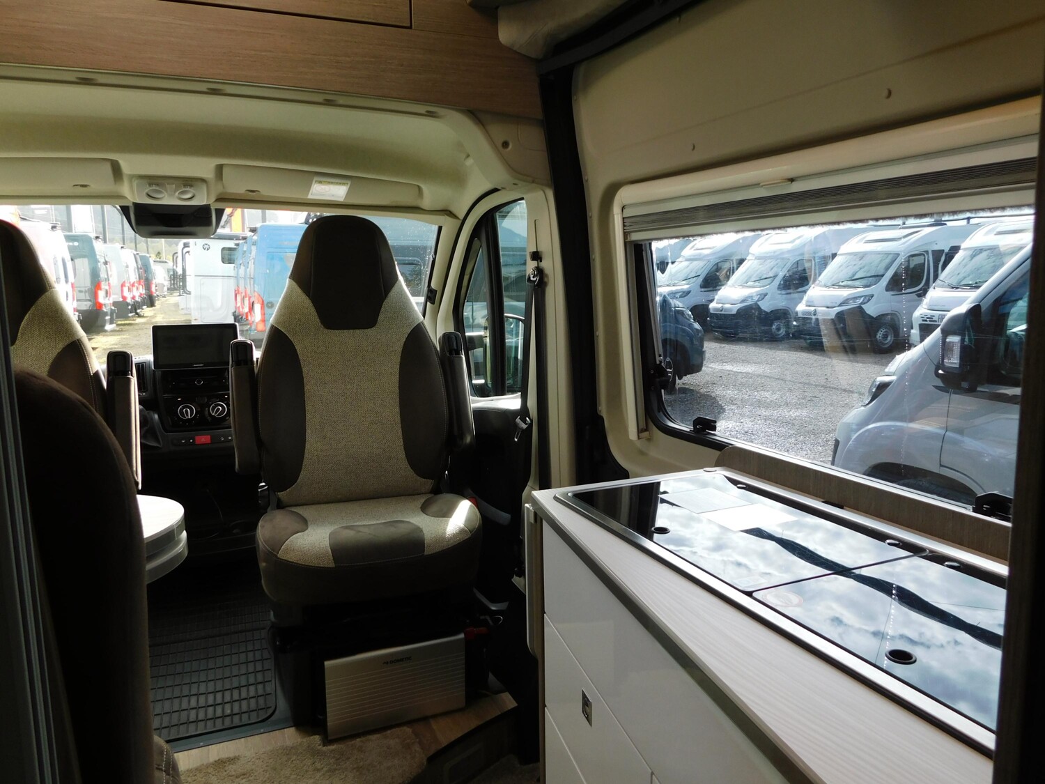 Pössl Roadcruiser XL 640 2,08m Bett, Solar, SAT+TV - Bild 12