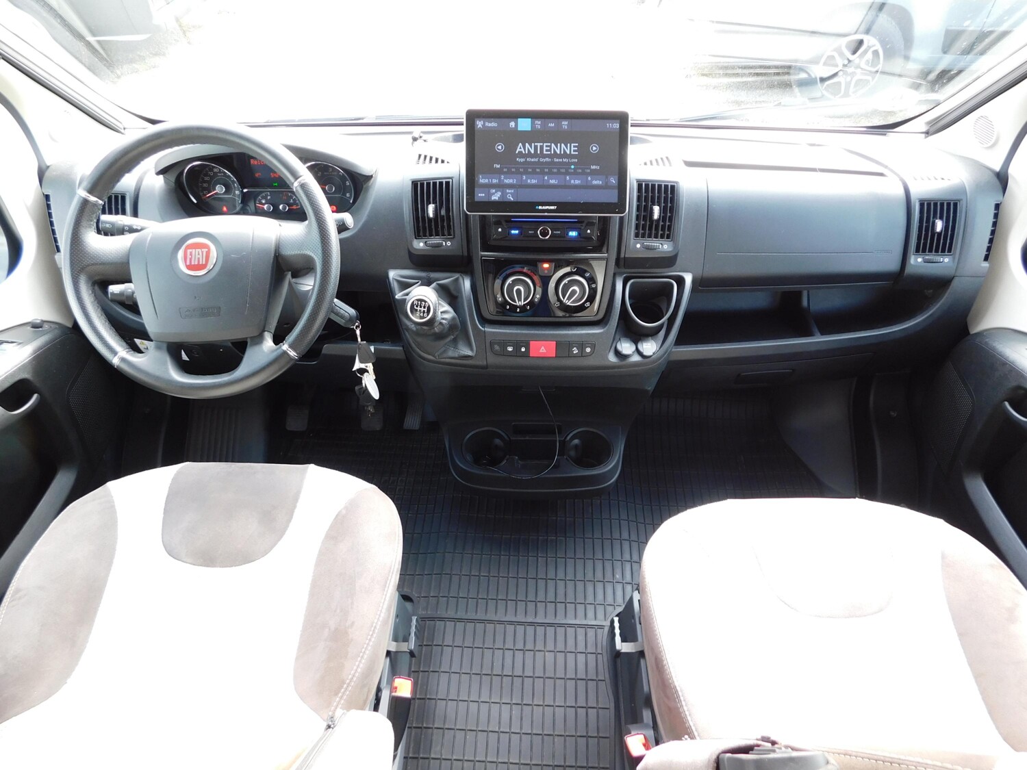 Pössl Roadcruiser XL 640 2,08m Bett, Solar, SAT+TV - Bild 6