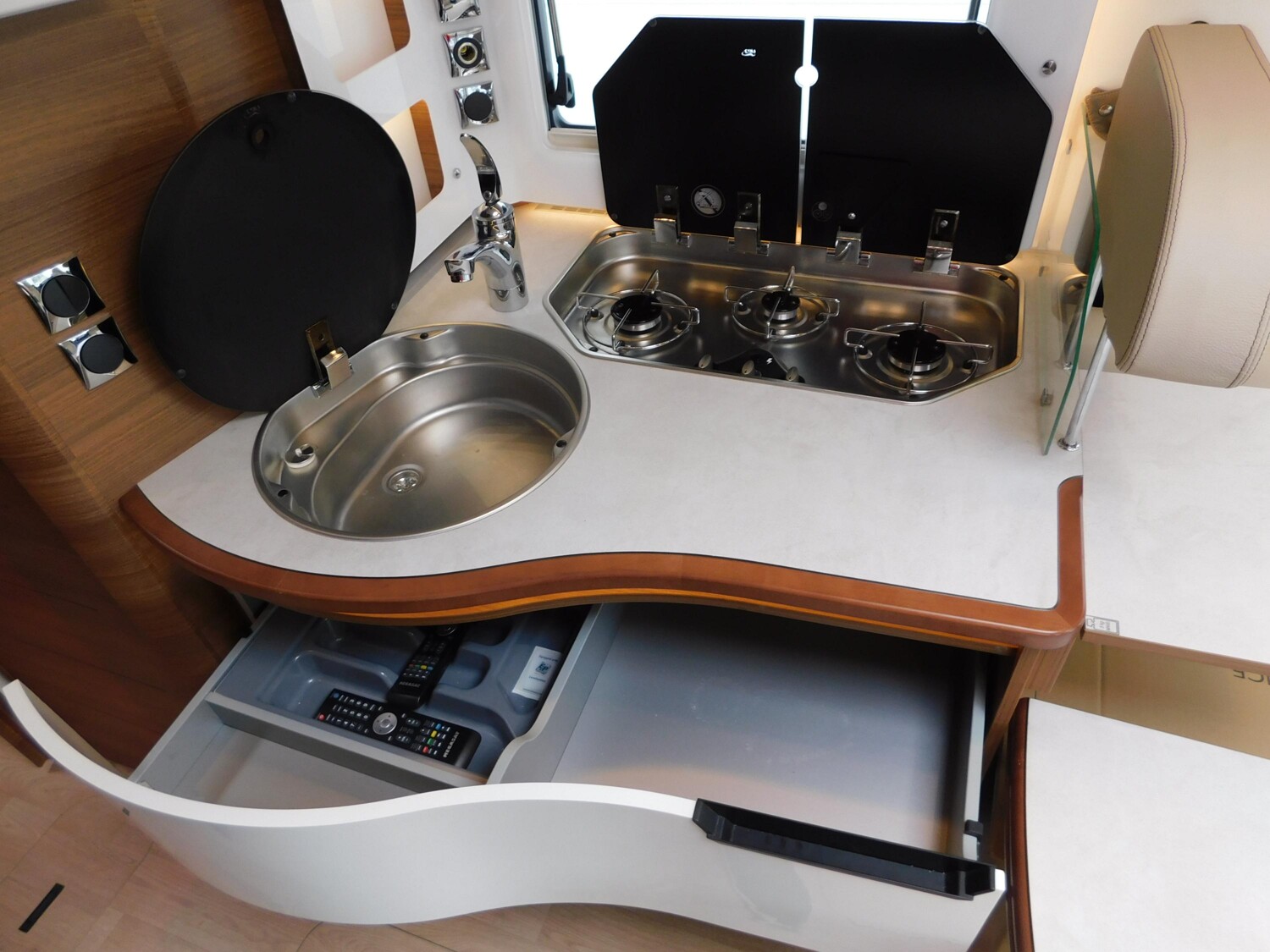 Rapido Serie M M66 Hubstützen, Lithium, Bugschränke - Bild 13