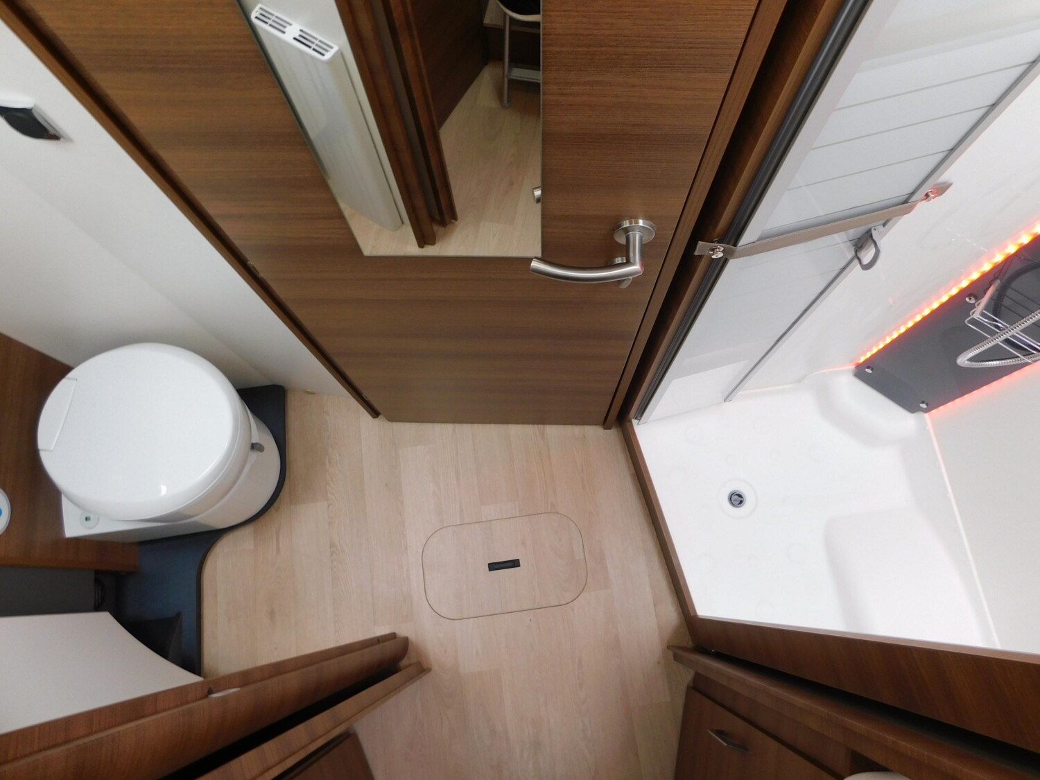 Rapido Serie M M66 Hubstützen, Lithium, Bugschränke - Bild 18