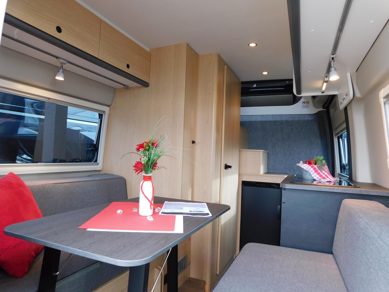Sunlight Vanlife 540 AWT iso+beheizt, Fenster hi.re. - Bild 10