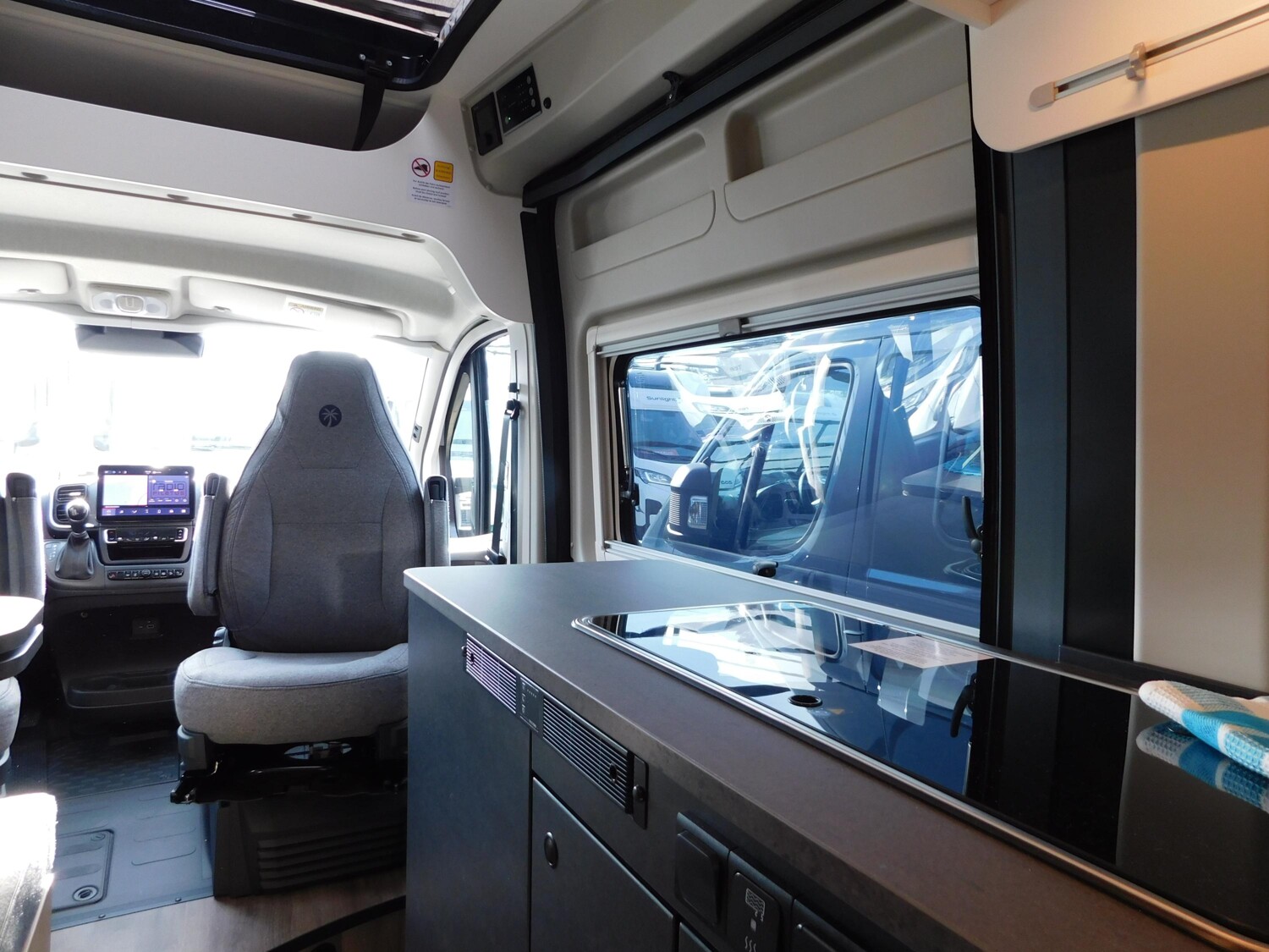 Sunlight Adventure Cliff 540 ACC+Automatik+Navi+Combi4D - Bild 10