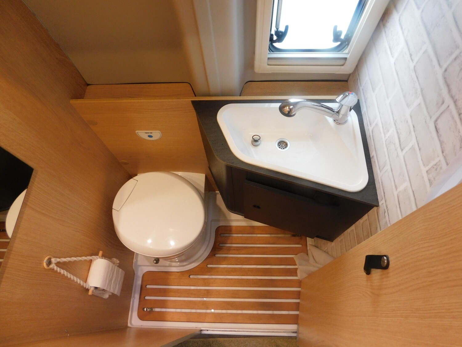 Sunlight Adventure Cliff 4x4 590 Lichter,höher,Alles drin - Bild 17