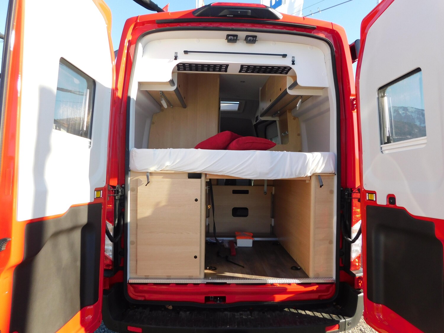 Sunlight Cliff 4x4 590 Combi4D,AHK,Xenon,AWT iso+beheizt - Bild 6