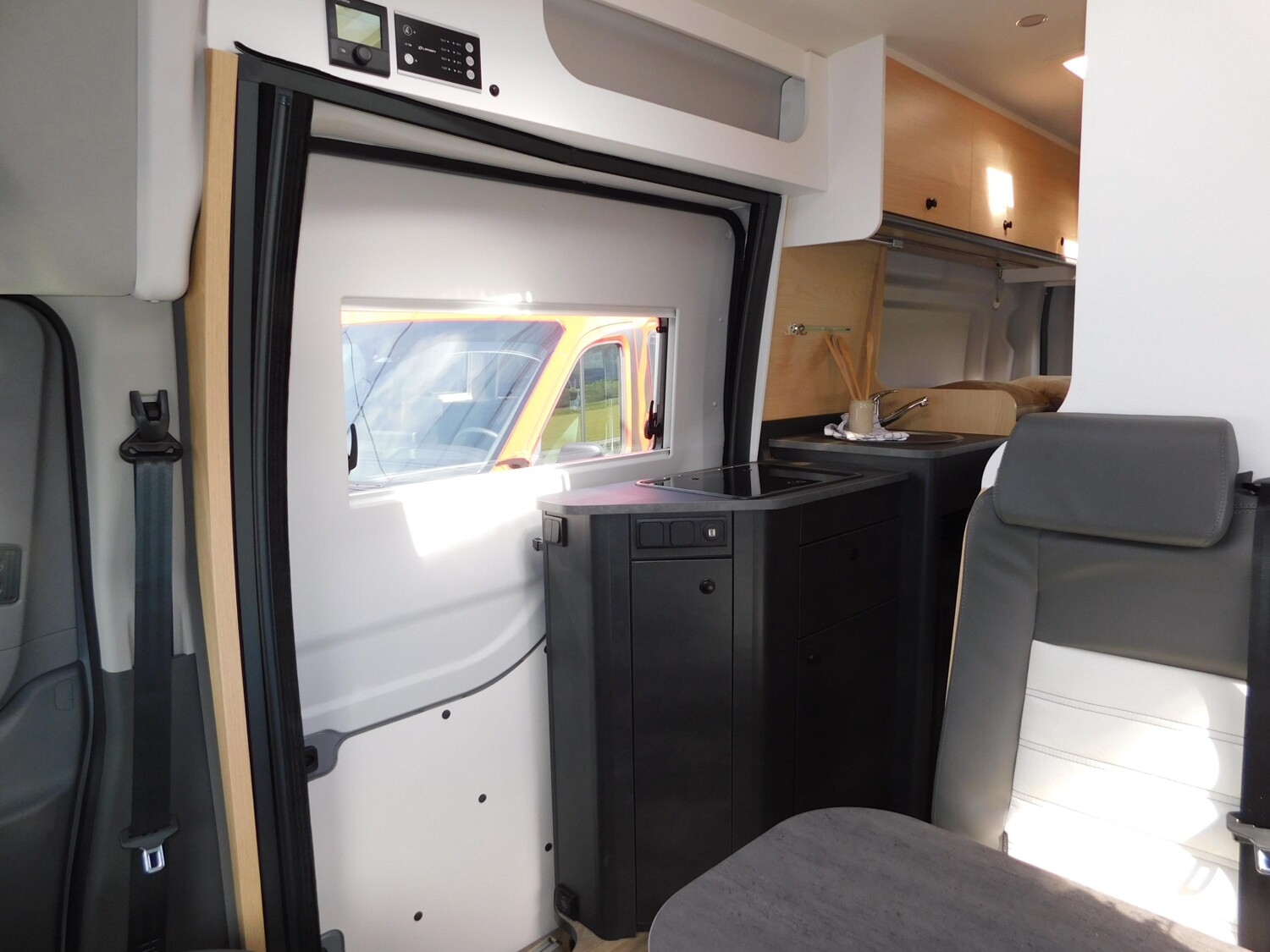 Sunlight Cliff 4x4 590 Sondermodell+AHK+Dieselheizung - Bild 10