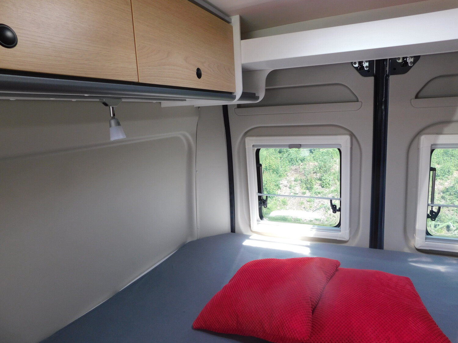 Sunlight Cliff X 600 Maxi-Chassis, Schwenkbad, Skyroof - Bild 16