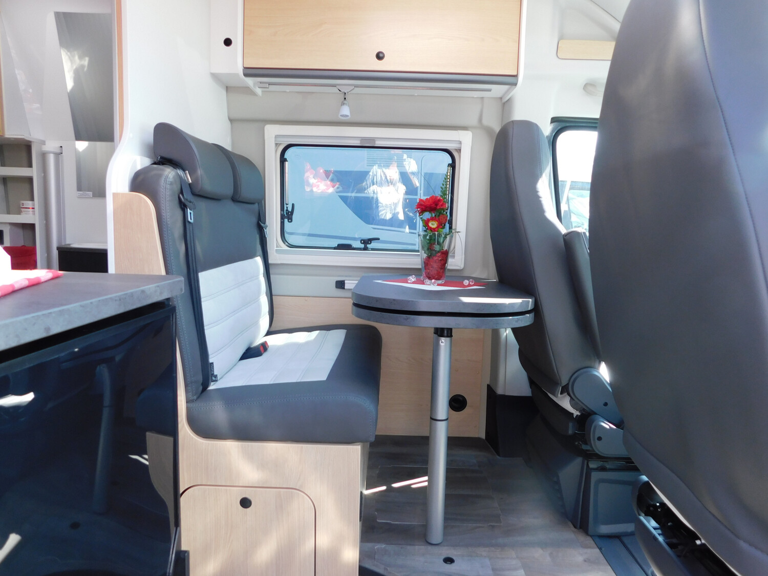 Sunlight Cliff X 600 Maxi-Chassis, Schwenkbad, Skyroof - Bild 8