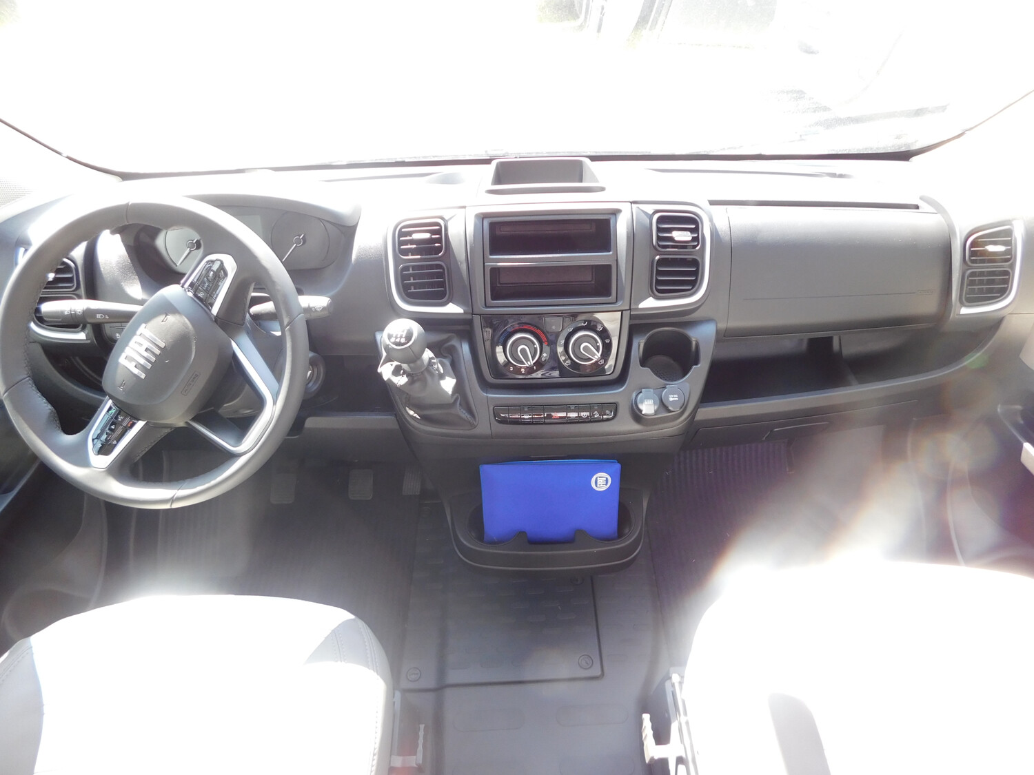 Sunlight Cliff X 600 Maxi-Chassis, Schwenkbad, Skyroof - Bild 9