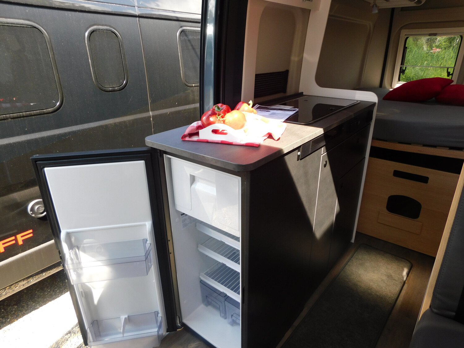 Sunlight Cliff X 600 Maxi-Chassis, Schwenkbad, Skyroof - Bild 11
