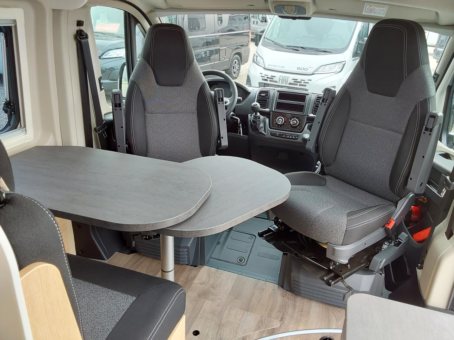 Sunlight Cliff 600 Peugeot - Bild 6