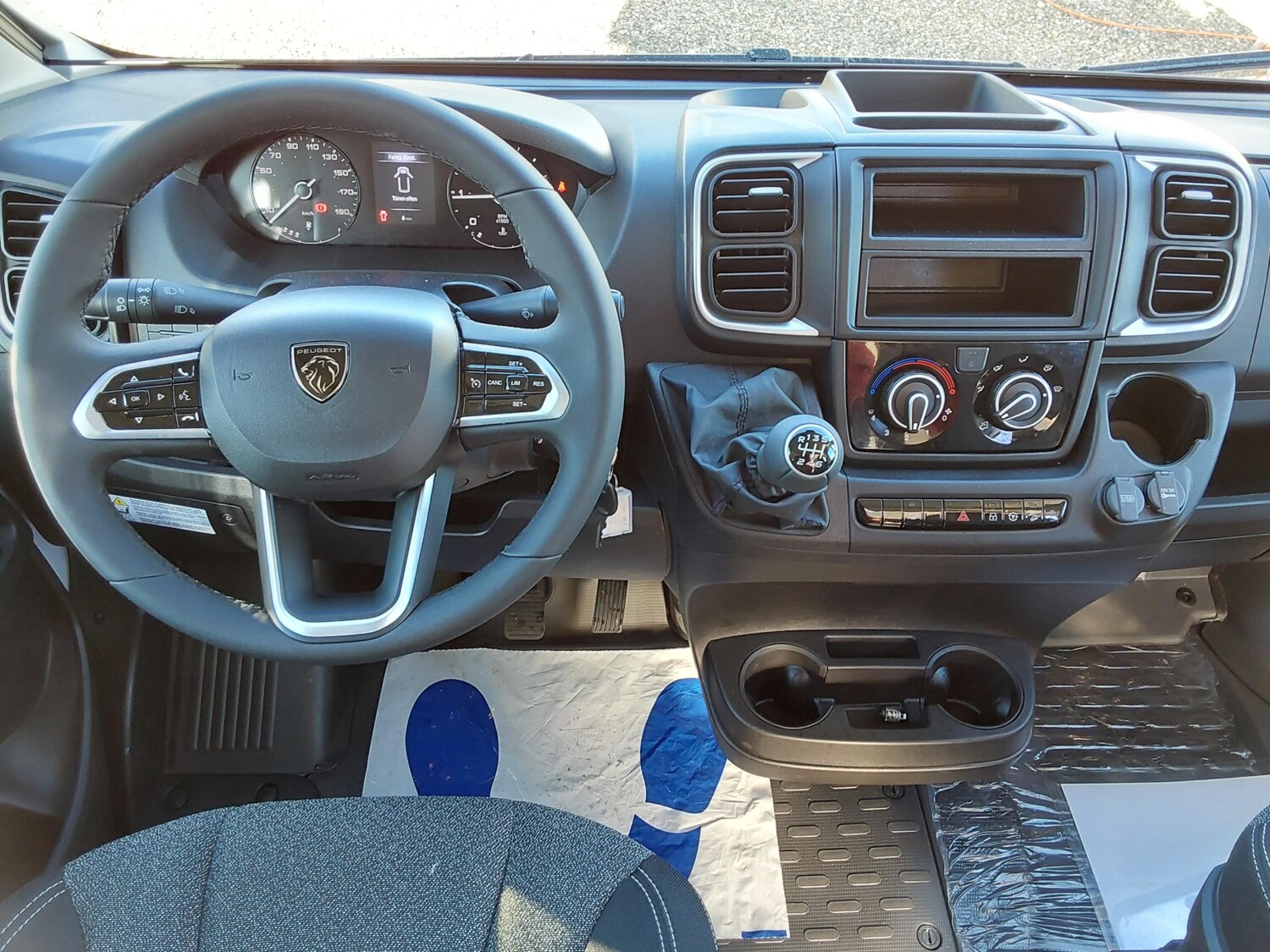 Sunlight Cliff 600 Peugeot - Bild 8