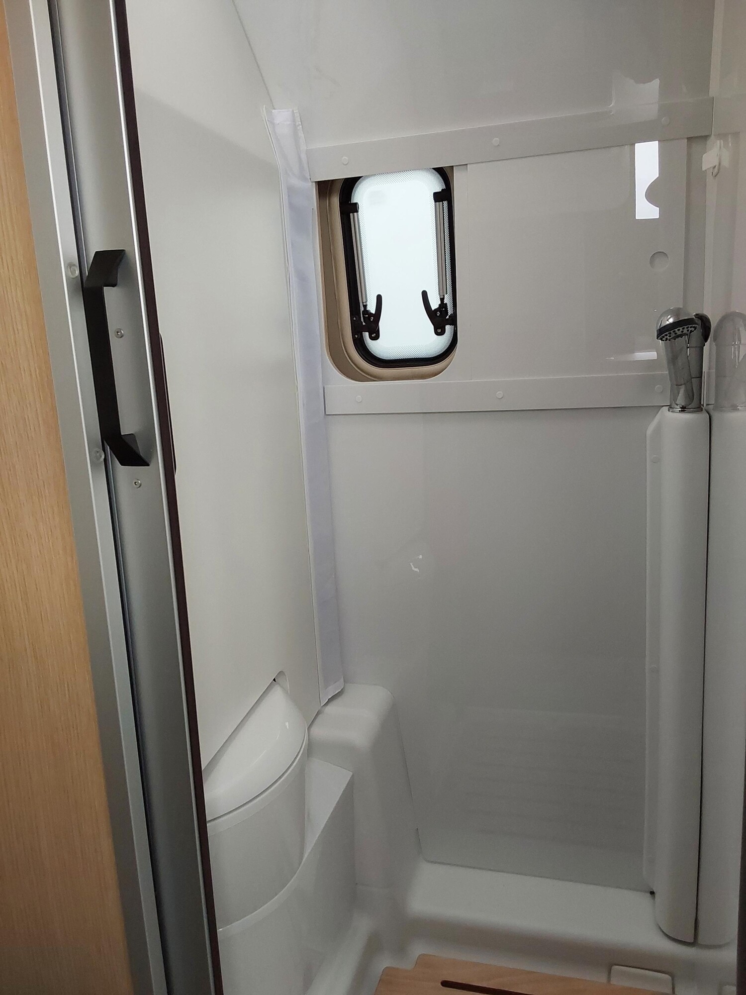 Sunlight Cliff X 600 OHNE Schlafdach,ACC,Combi4D,Digitalp - Bild 11