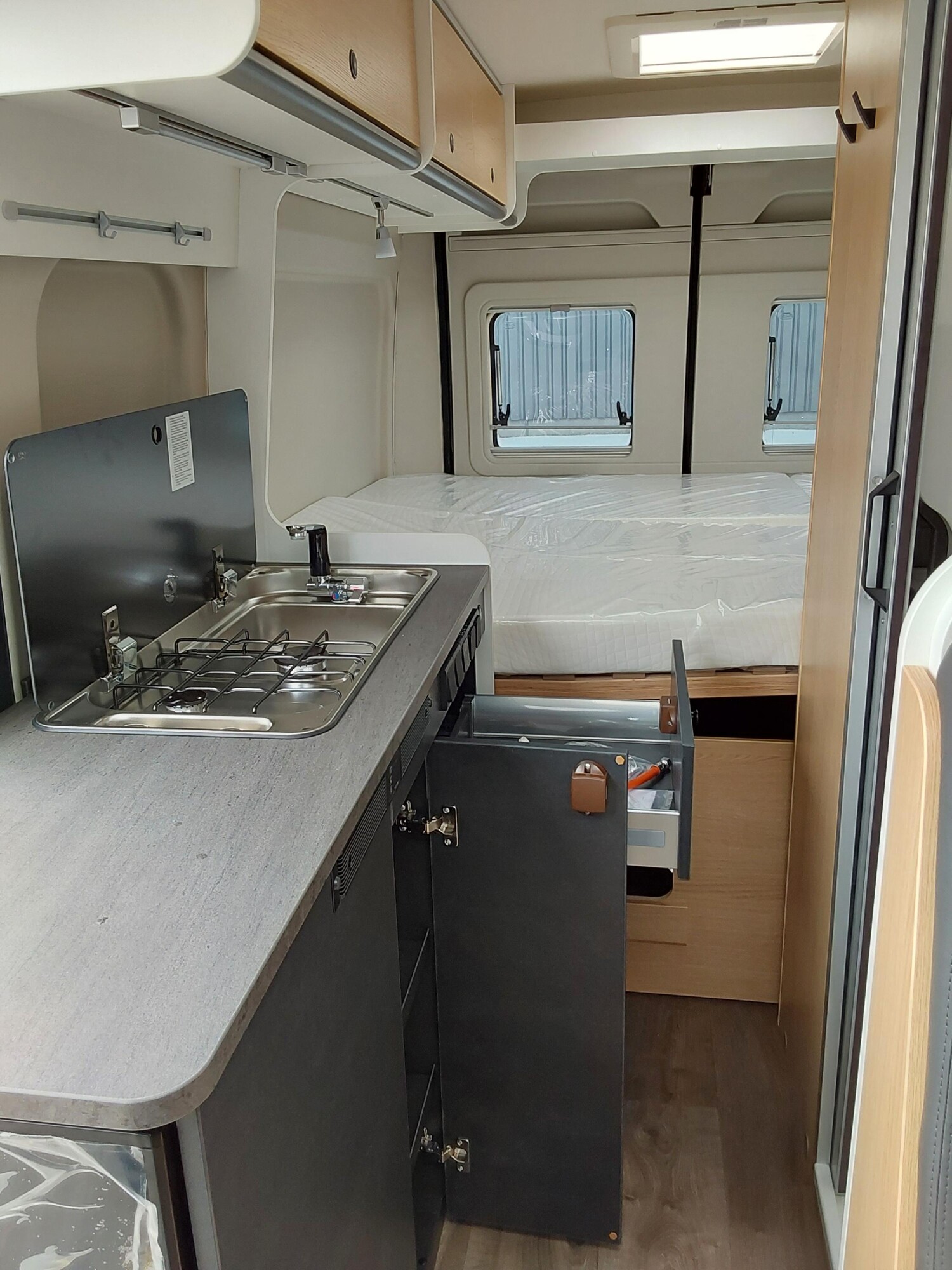 Sunlight Cliff X 600 OHNE Schlafdach,ACC,Combi4D,Digitalp - Bild 12