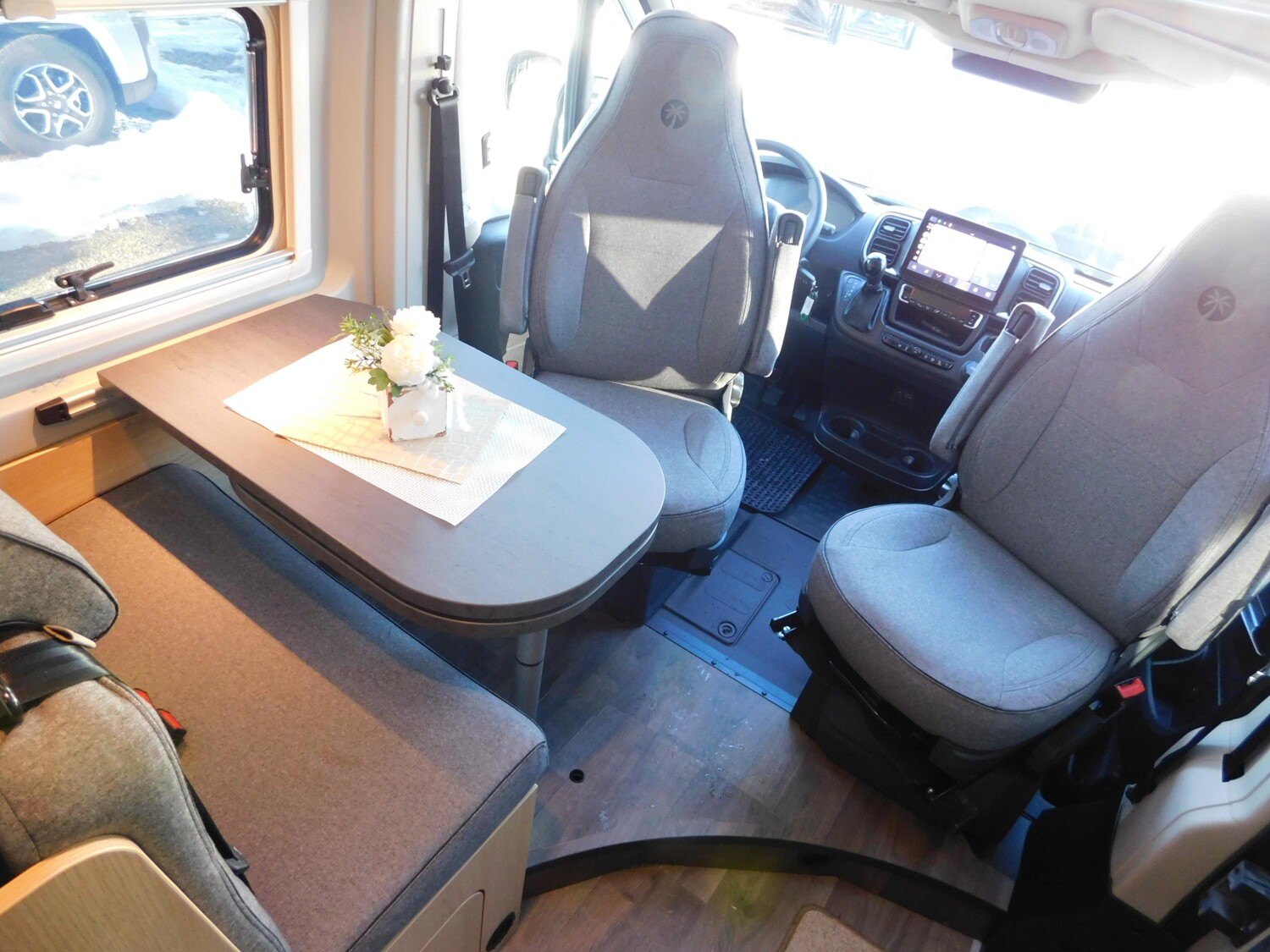 Sunlight Cliff X 600 Schlafdach+ACC+180/Automatik+Combi4D - Bild 12