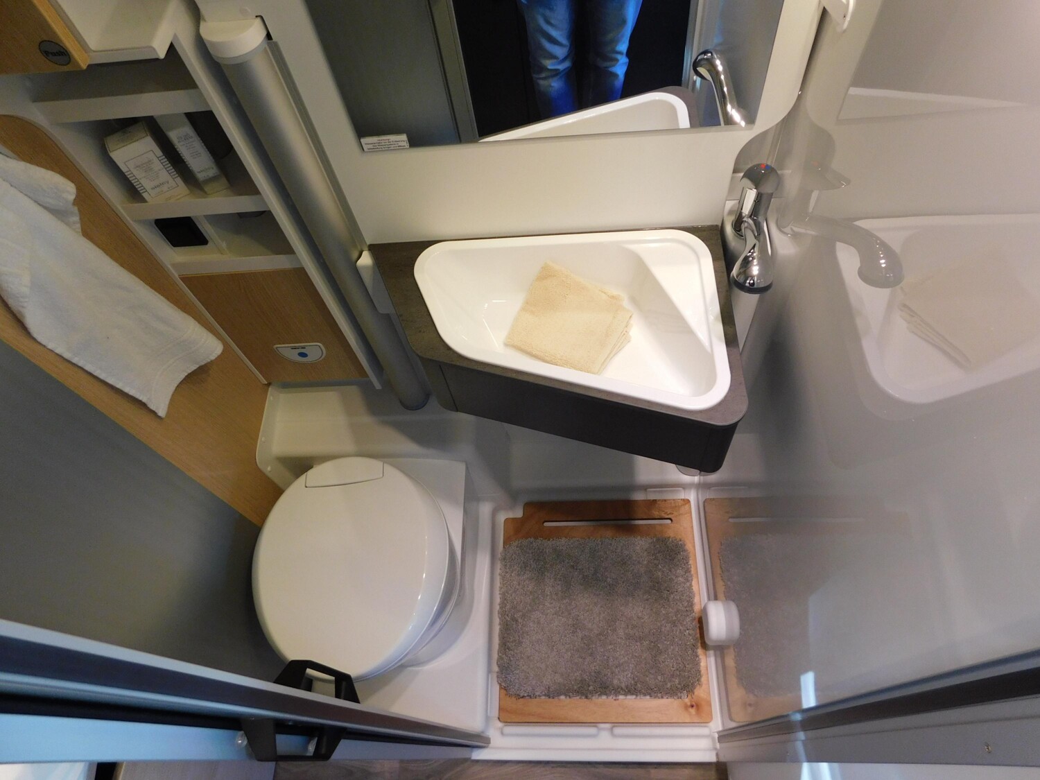 Sunlight Cliff X 600 Schlafdach+ACC+180/Automatik+Combi4D - Bild 19