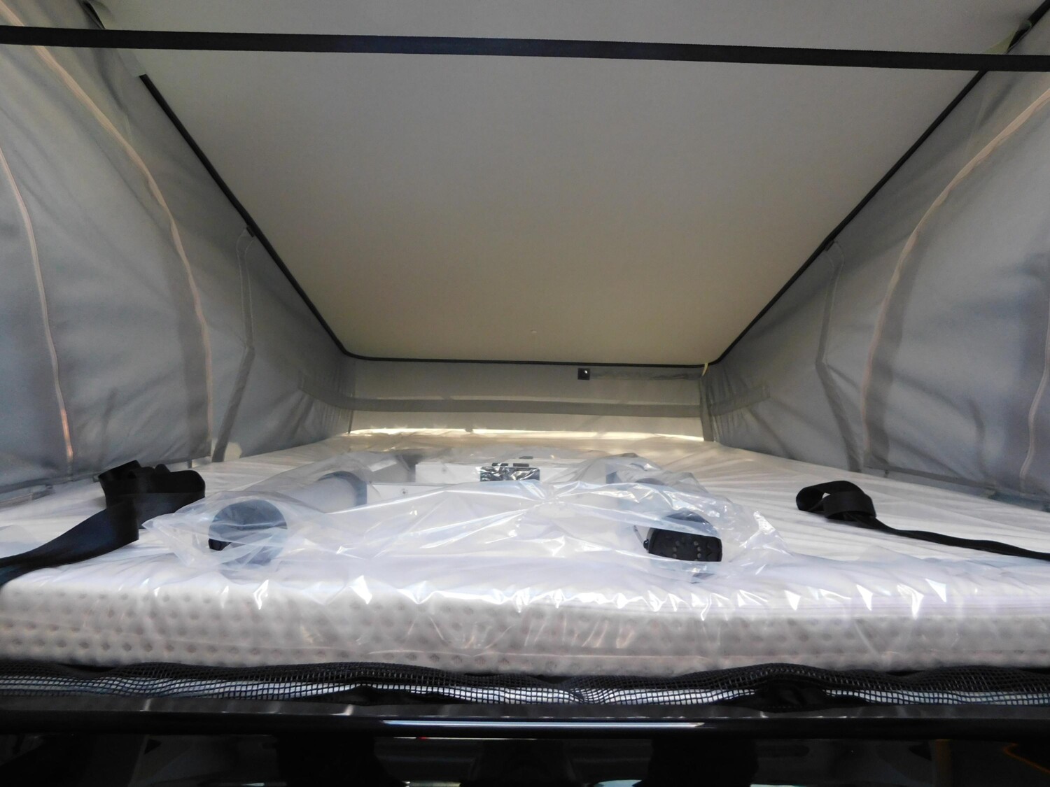 Sunlight Cliff X 600 Schlafdach+ACC+180/Automatik+Combi4D - Bild 22