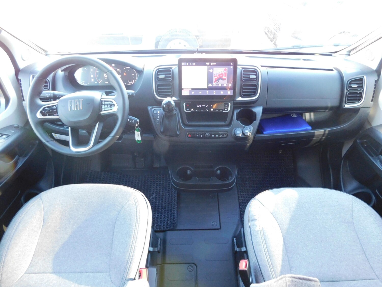 Sunlight Cliff X 600 Schlafdach+ACC+180/Automatik+Combi4D - Bild 7